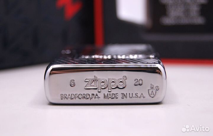 Zippo 29672 Bolts design (armor)