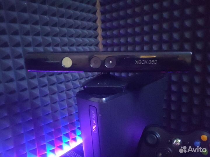 Xbox 360 slim + 2 джойстика + kinect
