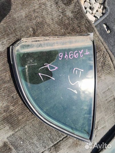 Форточка двери задняя левая Honda Civic ES1