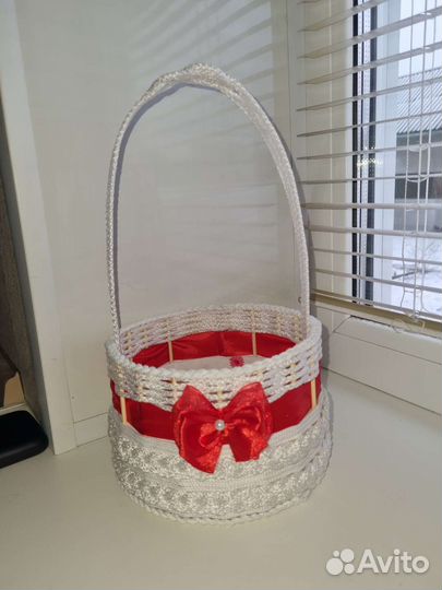 Корзинка плетенная