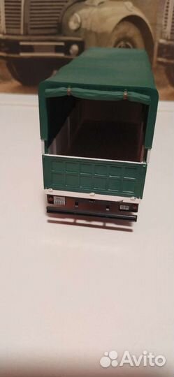 Коллекционные модели грузовиков прошлых лет