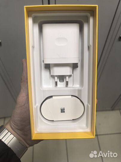 Коробка от Realme 12 4g сблоком на 80 вт