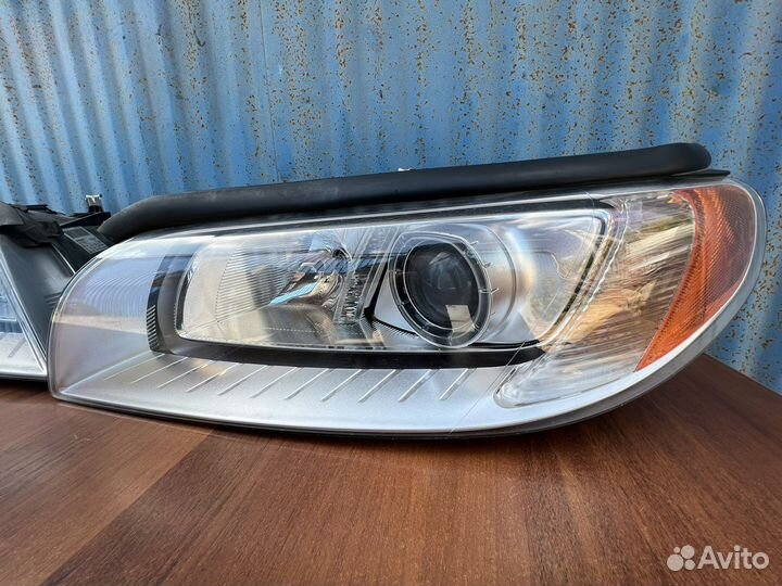 Фара Volvo XC70 ксенон