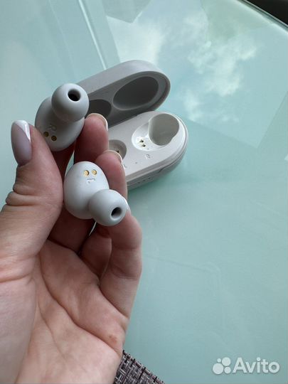 Беспроводные наушники jbl