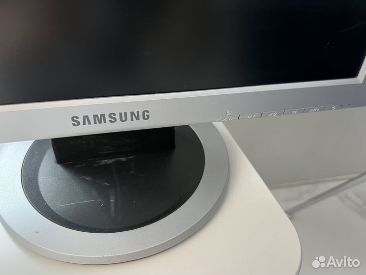 Монитор Samsung