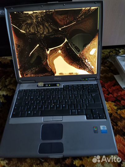 Ноутбук Dell latitude D600