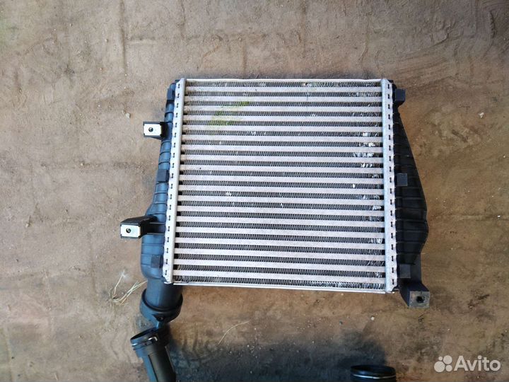 Интеркулер правый туарег