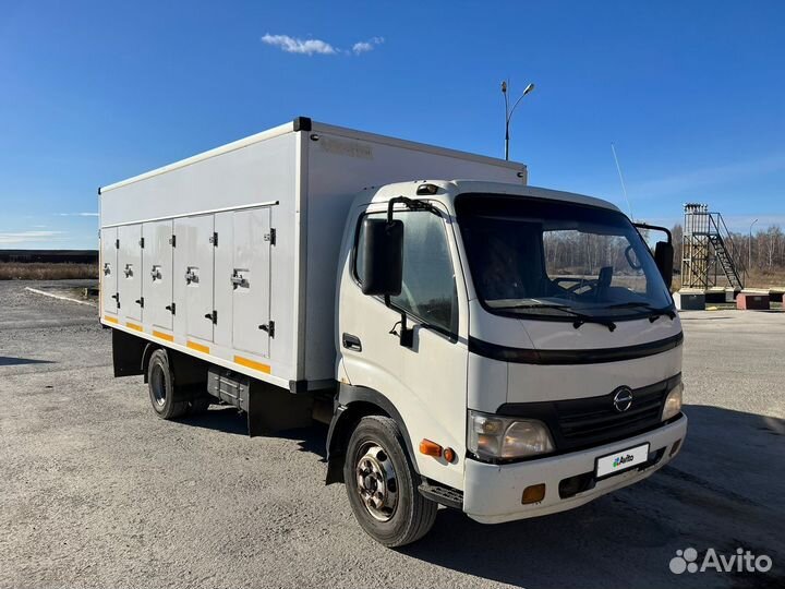 Hino 300 (Dutro), 2011