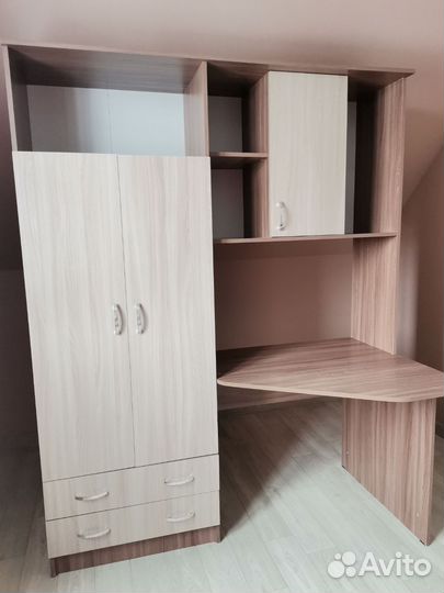 Письменный стол со шкафом