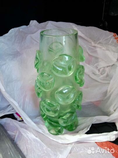 Ваза старинная,зелёного стекла