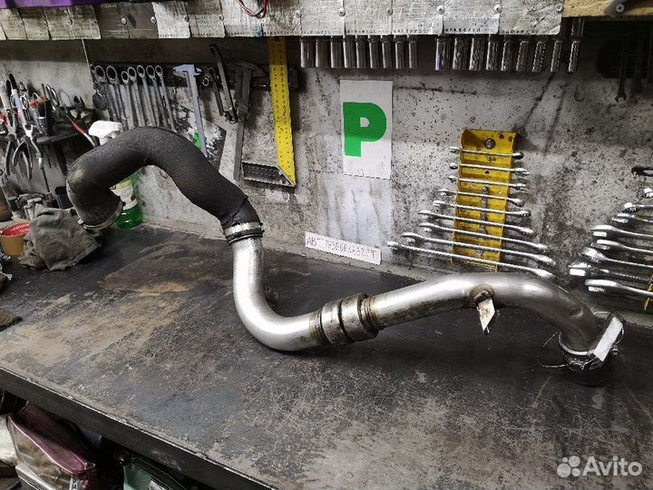 Патрубок интеркулера правый Audi A4 B8, A5 8T 2.7