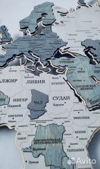 Карта мира из дерева с подсветкой