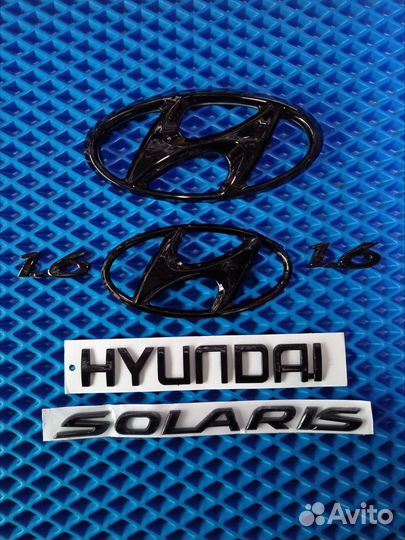 Эмблемы антихром на hyundai solaris 1
