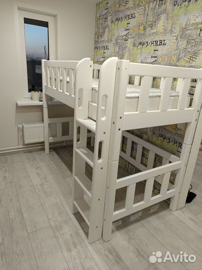 Двухъярусная кровать бу массив