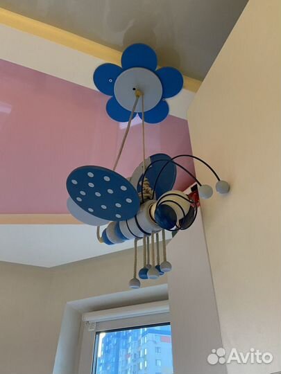 Продам люстру, светильники и подвески-пчелки