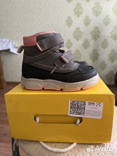 Ботинки на девочку