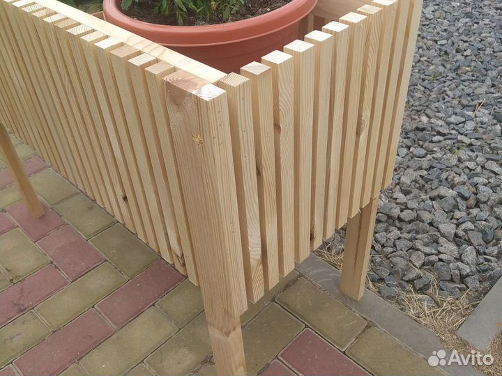 Садовая подставка под цветы