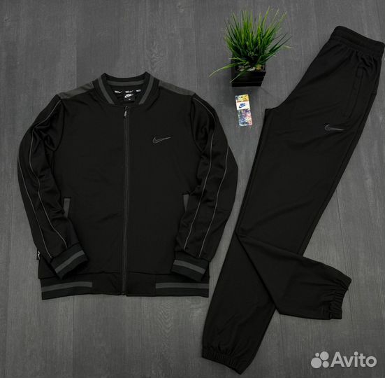 Спортивный костюм весенний Nike