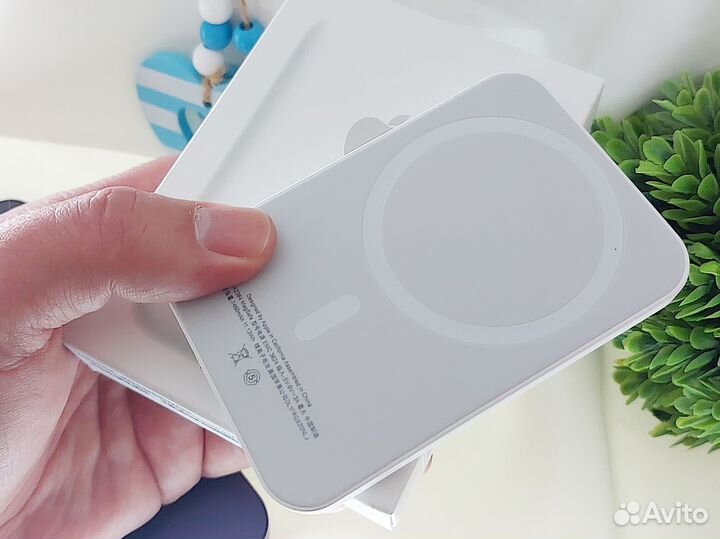 Беспроводной портативный аккумулятор MagSafe