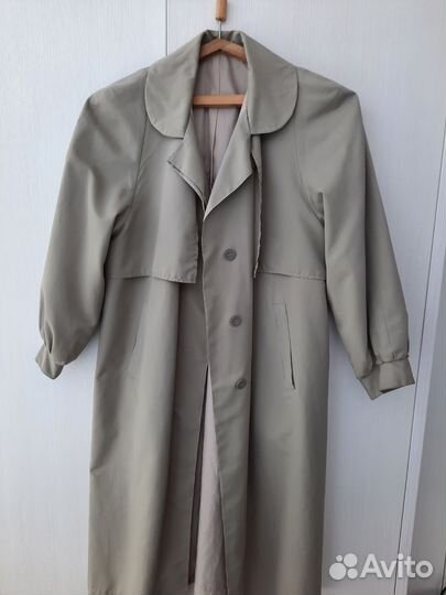 Плащи женские (3 шт.)