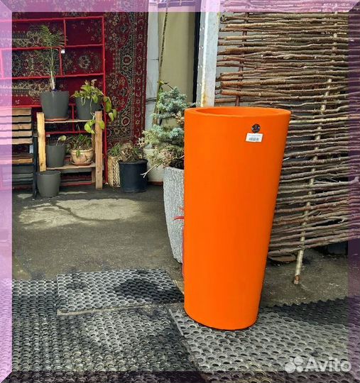 Кашпо уличное из пластика