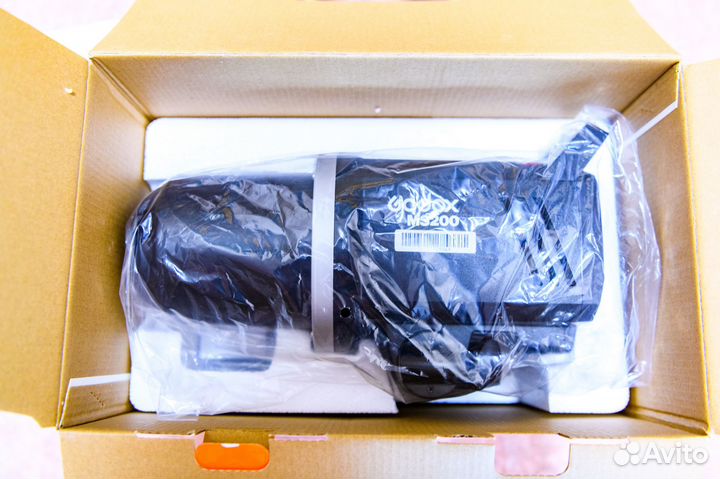 Студийная вспышка Godox MS200