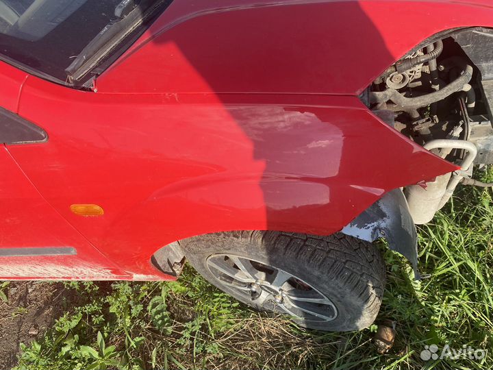 Крыло переднее правое на Ford Fiesta MK5 2007