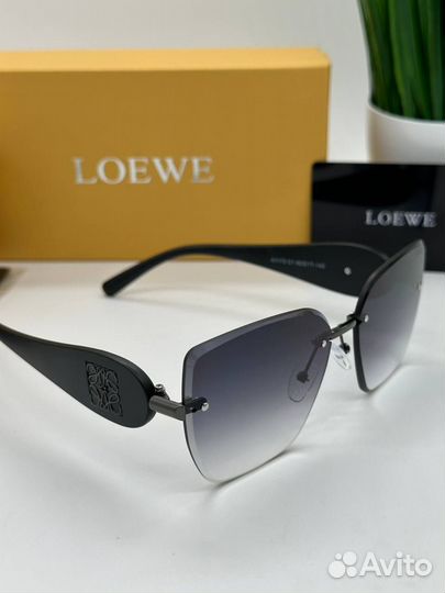 Солнцезащитные очки женские Loewe