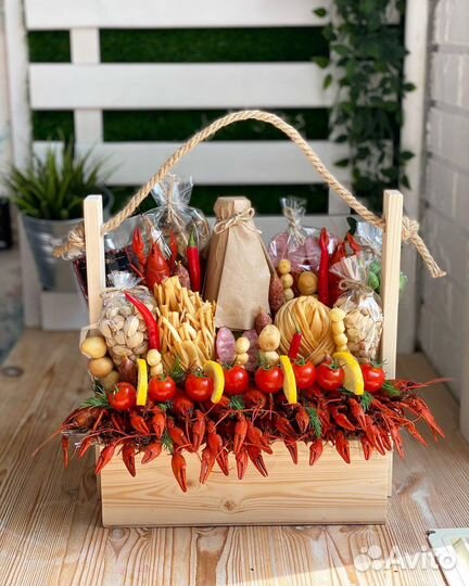 Деревянный ящик кашпо