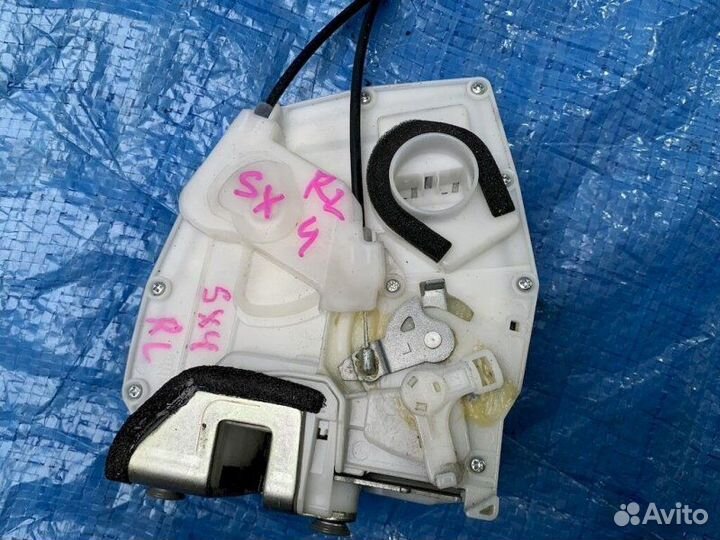 Замок задний левый Suzuki Sx4 YA11S M15A 2008