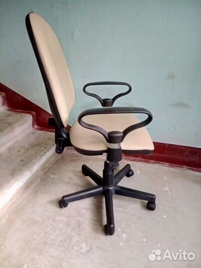 Компьютерное кресло