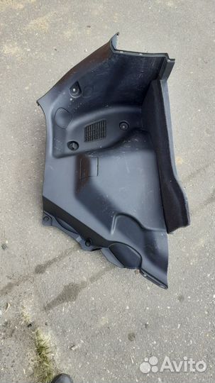 Правая обшивка багажника Nissan Tiida