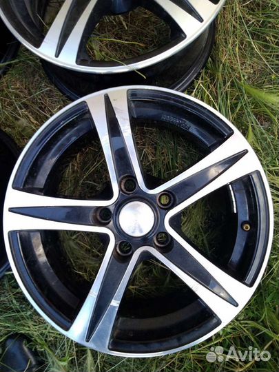 Литые диски sakura R15