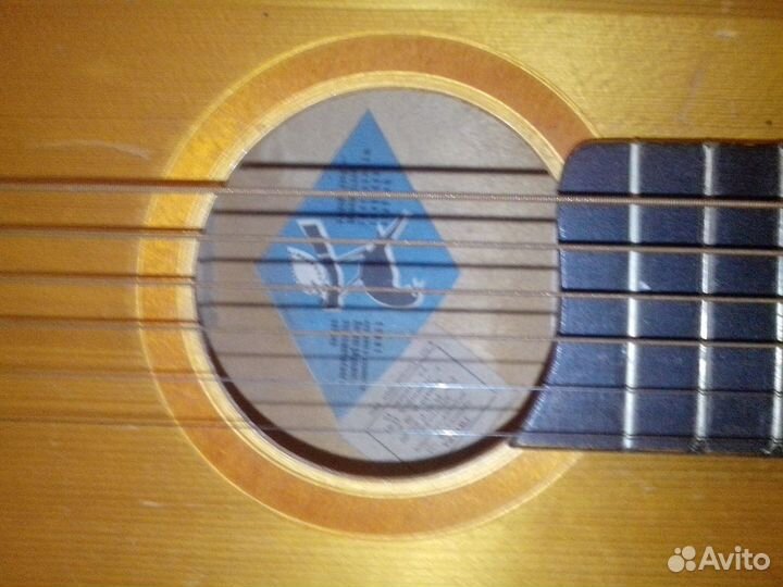 Продам гитару