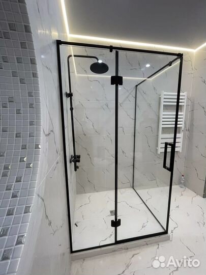 Стеклянная душевая перегородка