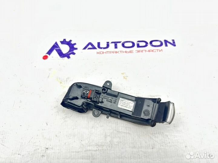 Повторитель поворота правый Mercedes E W211