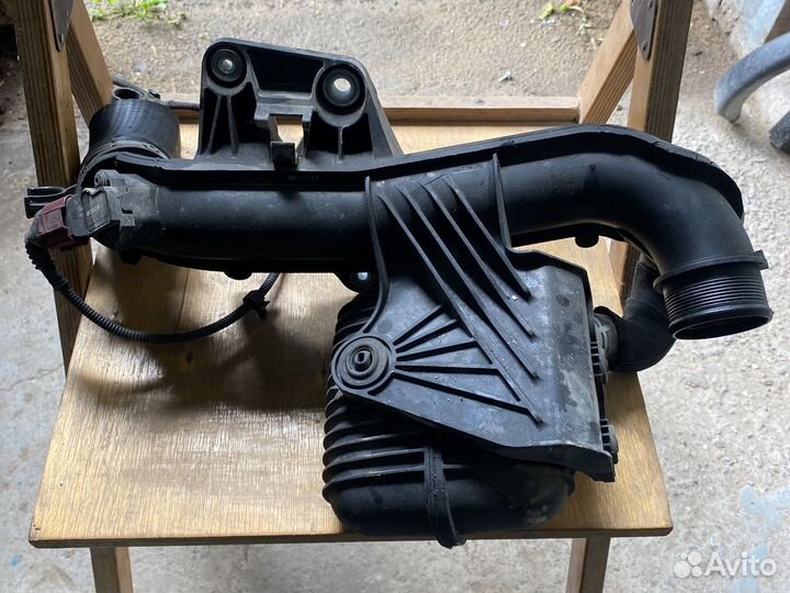 Резонатор воздушного фильтра Audi A4 B8