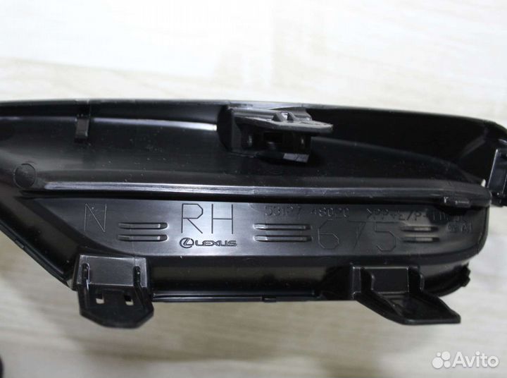Lexus RX4 рестаил Заглушка переднего бампера R NEW