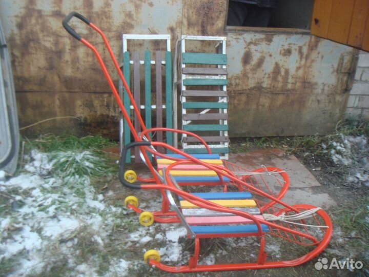 Санки для детей и лыжи