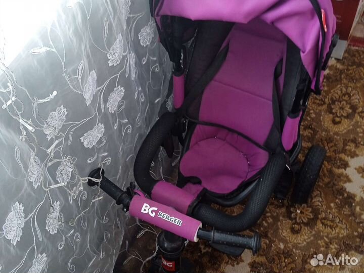 Детский велосипед, с ручкой 3х колесный