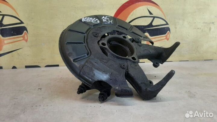 Поворотный кулак передний правый Skoda Octavia А5