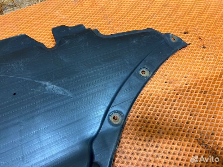 Защита двигателя Audi A4 Iv B8 cdnk 2010