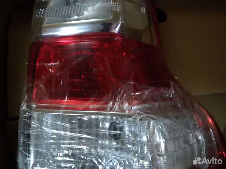 Фонарь задний правый Prado 150