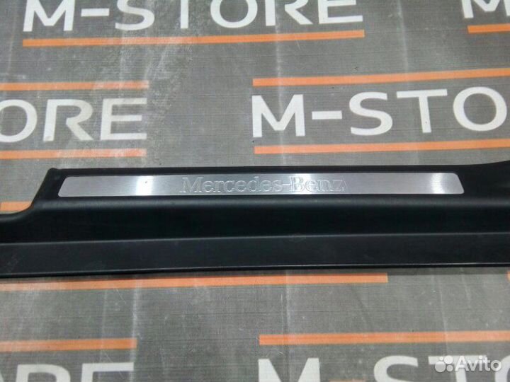 Накладка на порог салона передняя левая