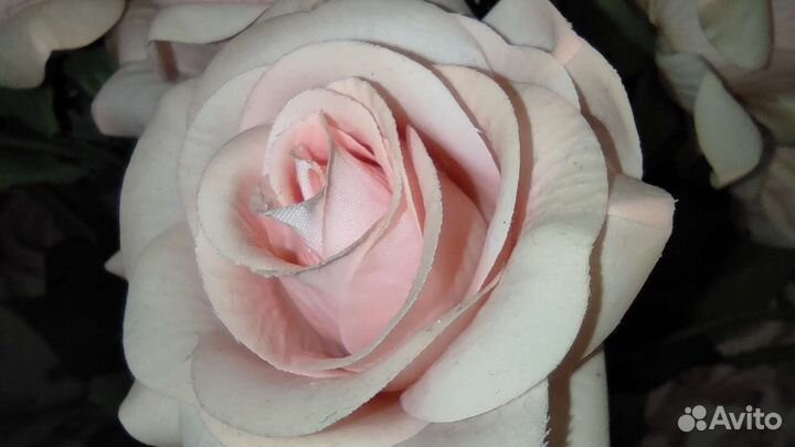 Искусственные цветы розы, тюльпаны, пионы