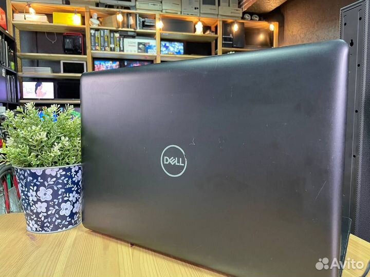 Ноутбук Dell / 17.3 / i5 / R7 4gb / 8gb / SSD+HDD
