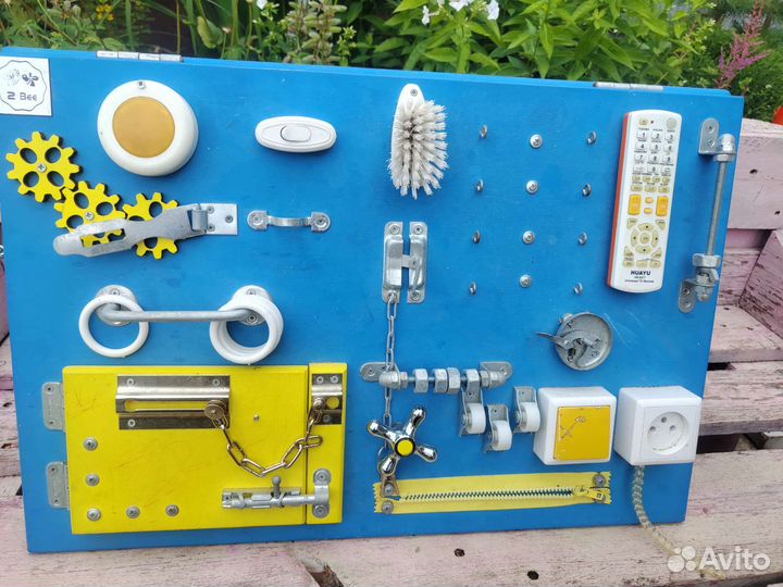 Бизиборд (доска для рисования мелками)