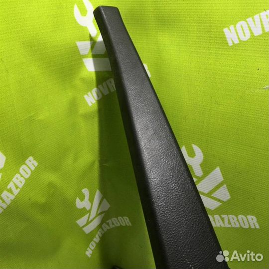 Обшивка двери багажника Тойота Королла Е120