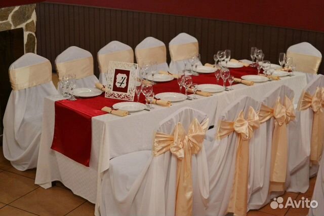 Бант нежно золотой на стул