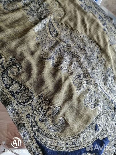 Продам красивый палантин